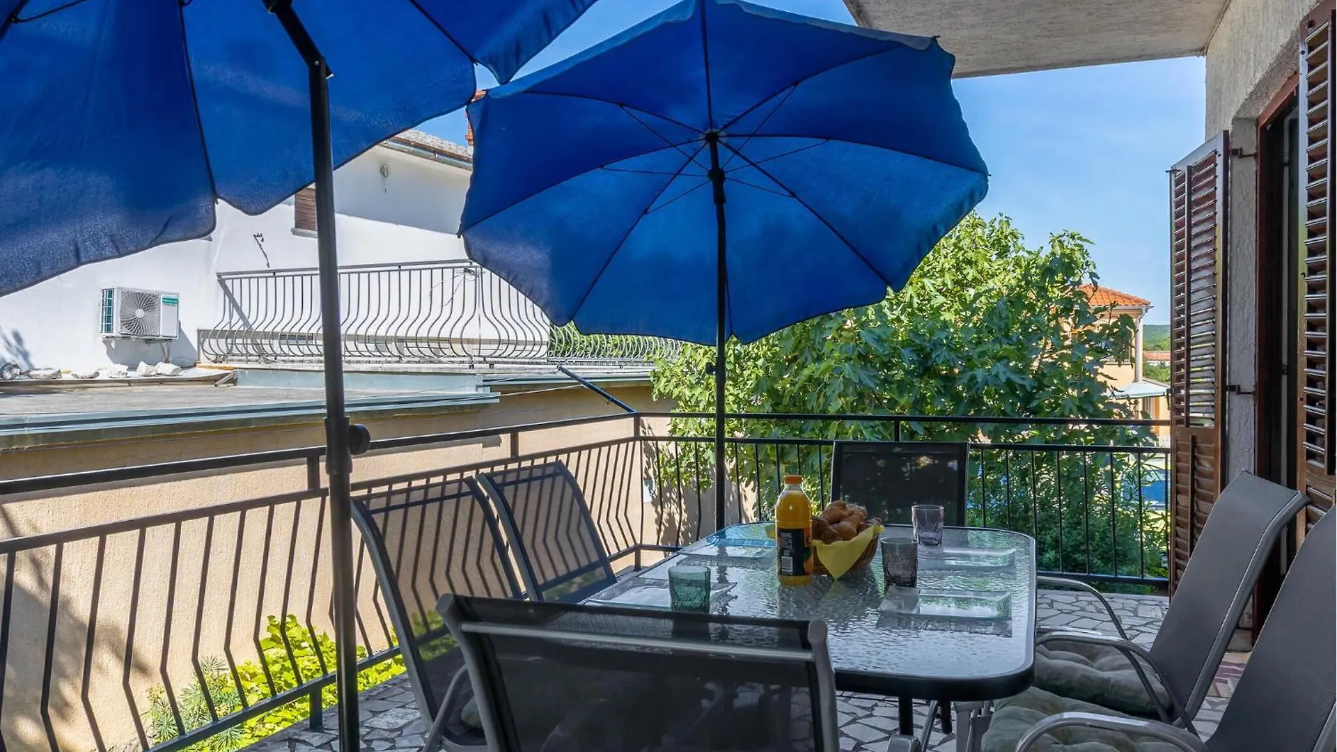 Gorgeous Apartment In Jadranovo